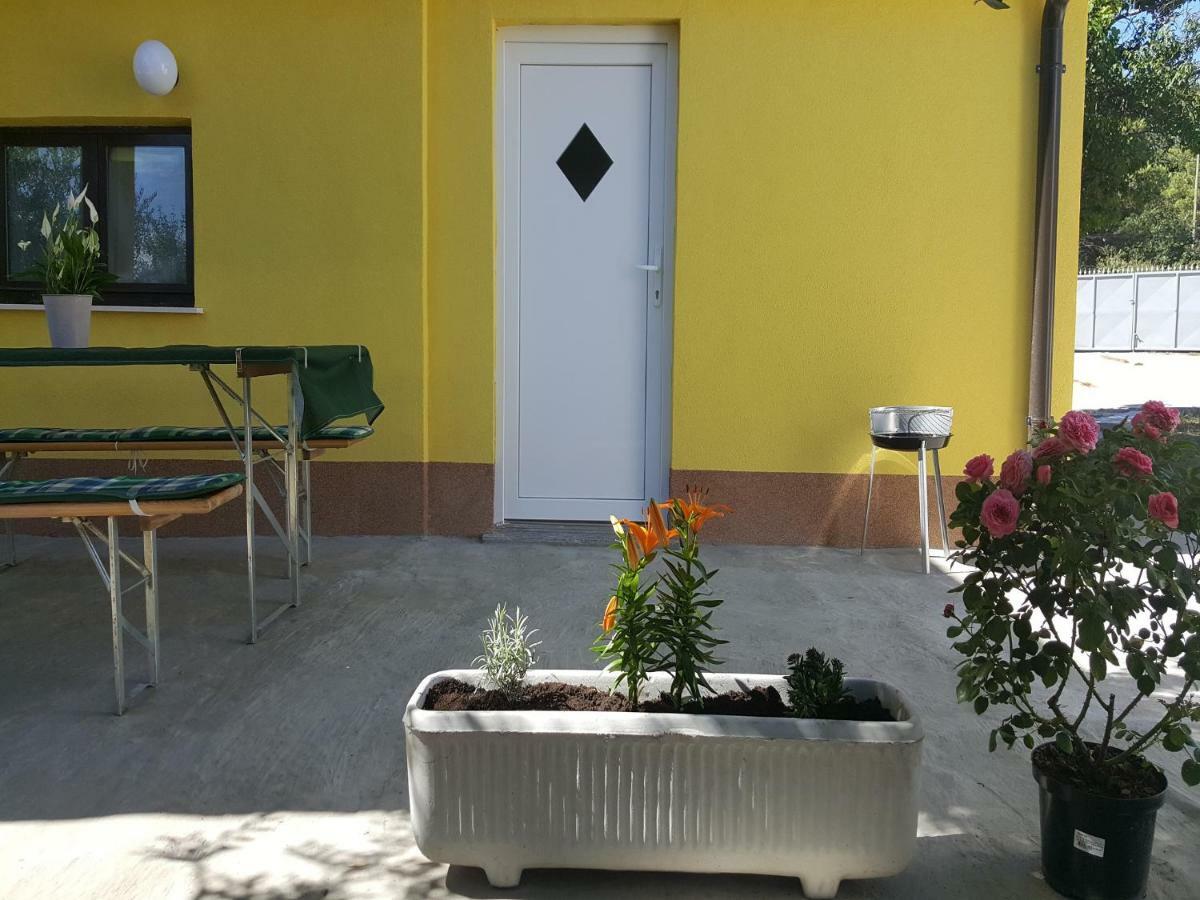 Apartment Silvija Ližnjan Buitenkant foto