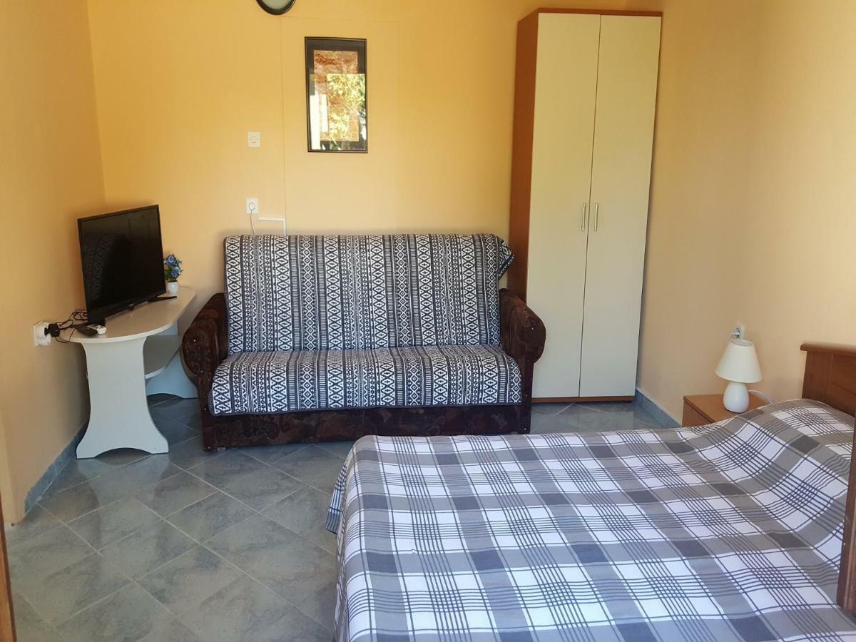Apartment Silvija Ližnjan Buitenkant foto